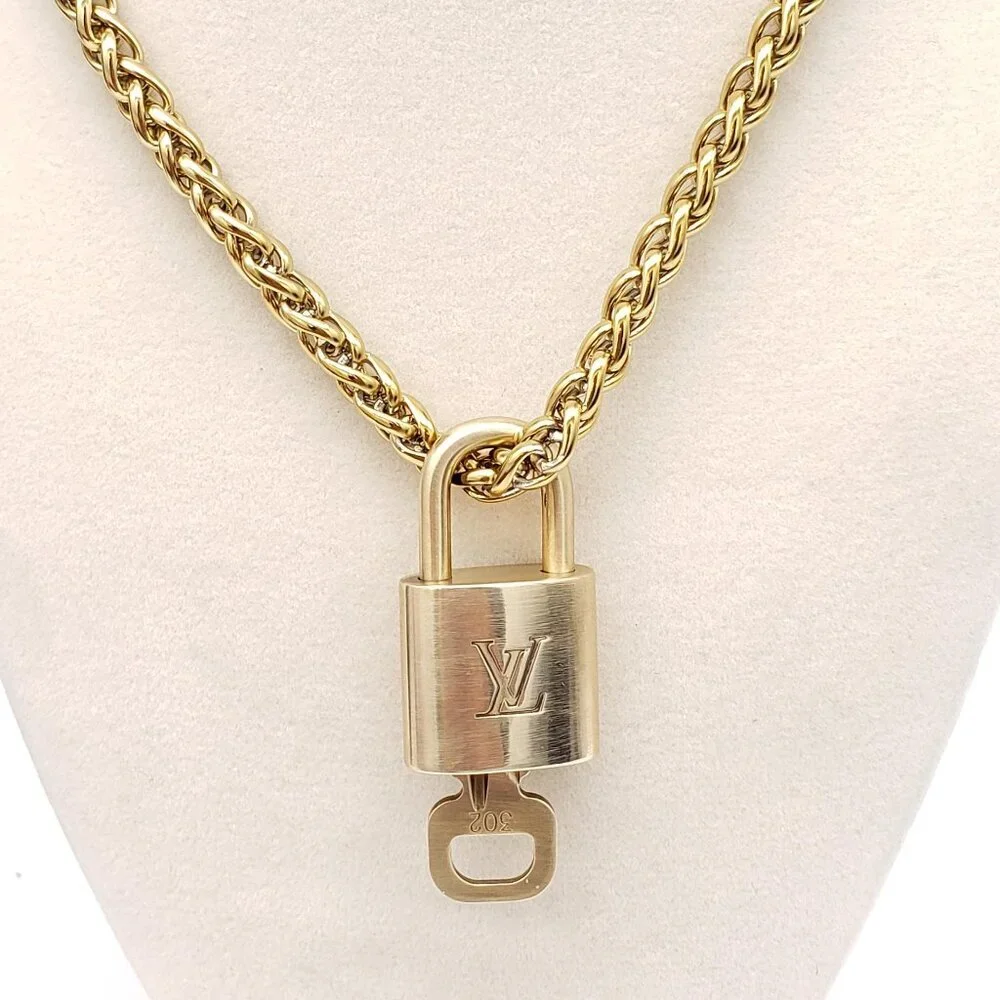 Authentic Louis Vuitton Gold Padlock w/ Unbranded Fashion Stainless Steel Chain - Picture 4 of 7